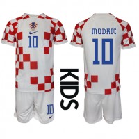 Fotballdrakt Barn Kroatia Luka Modric #10 Hjemmedraktsett VM 2022 Kortermet (+ Korte bukser)